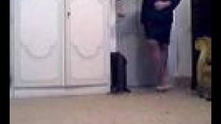 Tailleur blu scarpe panna (crossdresser video)