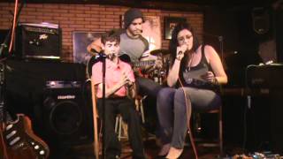QUE NADIE A duo Ana Belén iglesias iglesi y Adrián Vigo