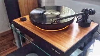 A FASCINATING FLOATING TURNTABLE