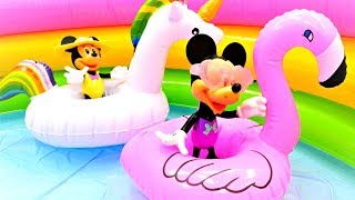 Развивающие мультики. Минни Маус в бассейне. Игры одевалки