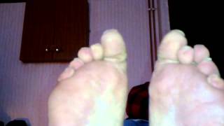 toe wiggling