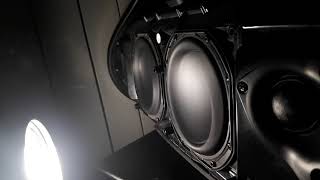 JBL BoomBox - (watch this) 27hz bass test part 1/2