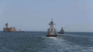 Тренировка военно-морского парада в Каспийском море
