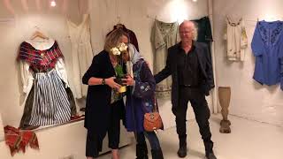 Invigning av Gudrun Sjödén utställning på Fest i Heby