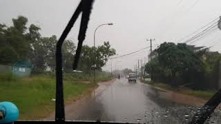 HUJAN SEBENTAR JALAN BANJIR • Di Batam Dari Simpang Genta 1 Sampe Batuaji Asri Putri Hijau Banjiiirr