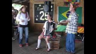 Festa Junina Alemã-Brasileira 2013 em Freiburg (Film 4) Oswaldinho no Forró