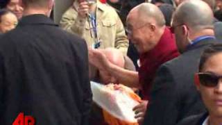 Raw Video: Crowds Greet Dalai Lama in Washington