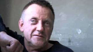 'РАЗГОВОР  В  ПОДЪЕЗДЕ'. ФИЛЬМ  МИХАИЛА  ВОЛОХОВА