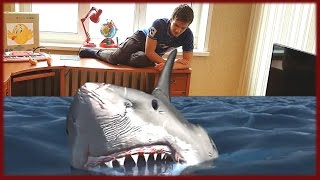 ☀АКУЛА АТАКУЕТ BABY ☀ATTACK SHARK IN THE HOUSE BABY PRANK