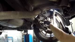 Suzuki SX4 с пробегом 200 тыс км. Осмотр подвески.
