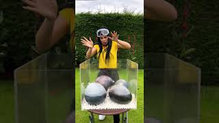 GLOBOS EXPLOSIVOS DE COCA COLA Y MENTOS !!