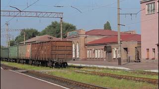 Станция Коммунарск из окна электропоезда ЕР2Т.