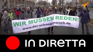 Berlino: gli scettici del Coronavirus organizzano la marcia del silenzio