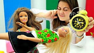 Барби нашла сундук с сокровищами. Игры для девочек с куклами