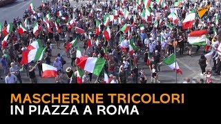 Roma, “Mascherine tricolori” scendono in piazza contro il Governo Conte
