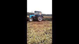 Пахота трьох МТЗ 80 і МТЗ 892