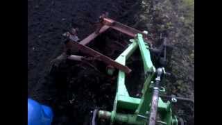 ДТЗ 504 Плуг Bomet 2-35 с гребенкой.