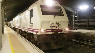 Tren hotel con 333-406 destino Madrid