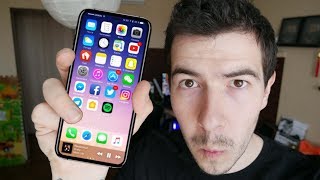 iPhone 8 в руках