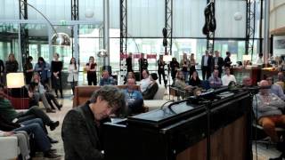 Michiel Borstlap geeft huiskamerconcert bij TMG