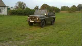 Martin UAZ-t vezet
