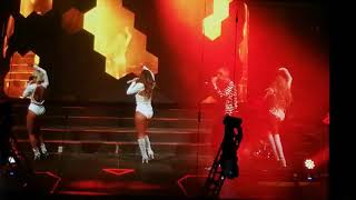 Bikini a lunares amarillos - 90s PopTour 3 Monterrey