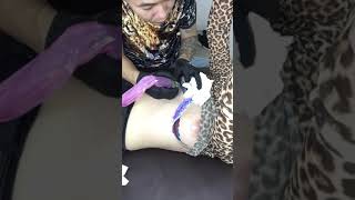 Hot girl vú bự xăm hình