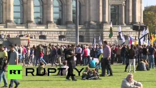 Germany: Anti-maidan protesters rally outside Reichstag on Unity Day