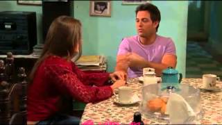 y nachito seguia embobado con chelito mientras ella contaba sus planes