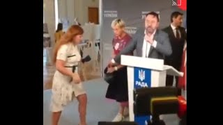 Слугу Зеленского ОТО.ВАР.ИЛИ ПРЯМ НА ПРЕСС КОНФЕРЕНЦИИ!