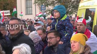 Hungary: Budapest rallies mark anniversary of 1956 revolution