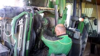 Приехал техник, ремонт Джон-Дира 7530