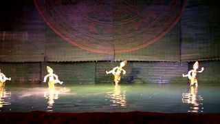 Кукольный театр на воде. Water Puppet Theatre