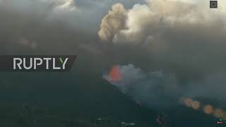 Spain: Sky darkens over La Palma as smoke and lava spew from volcano