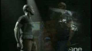 Kirk Franklin - Let it Go LIVE w/ Toby Mac!