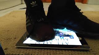 My girlfriend trampling my tablet while brushing her teeth