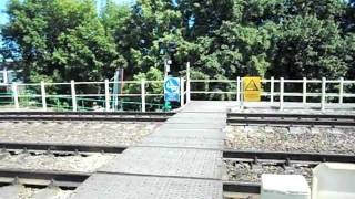 Kolej, sygnalizacja świetlna dla pieszych. Około stacji Kołomna, Rosja