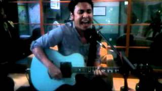 Ello - Yang Kunanti #98.7Genfm GanasKustik (12 Mei 2011)