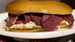 Pastrami aus der Rinderbrust im xl Sandwich vom GMG BBQ Pellet Smoker gelingt immer  - #tobiasgrillt