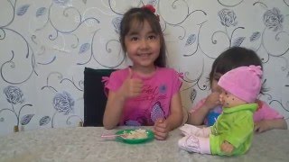 Как мама. Эмили кукла заболела.\ As a mom. Emily doll is sick.
