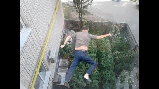 Мустафа спрыгнул с 3 этажа / ШОК ОН УМЕР СПРЫГНУВ С КРЫШИ ДОМА