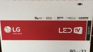 LG 32LF510U unpacking