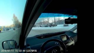 пускаем приус в занос, а он все пищит и упирается.