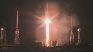 Soyuz-2.1b launches 34 OneWeb satellites
