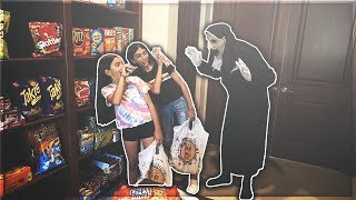 CRAZY SCARE PRANK ON CUSTOMERS IN THE SUPER MARKET!!