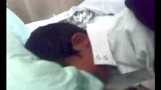 ورع  سعودي صغير يتطعم للإنفلونزا.Yang boy taking the vaccine