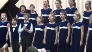Хор поет песню "Три белых коня"
