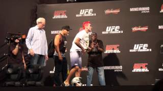 Rony Jason e Pepey esquentam o clima na pesagem do UFC 147