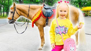 Vika покупает лошадку?, катаемся на лошади | Vika Nika Tory (0+)