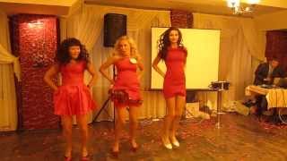 Gangnam style - Гангам Стайл Девочки танцуют на свадьбе))